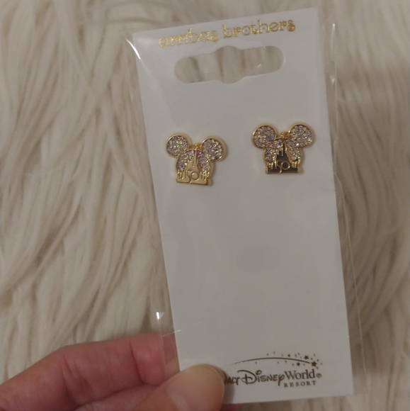💖FIRM! NWT DISNEY PARKS WDW 50TH ANNIVERSARY MICKEY MOUSE STUD EARRINGS - Picture 8 of 8